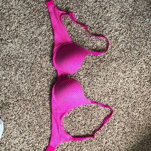 Victoria’s Secret Push Up Bra // Size: 32B